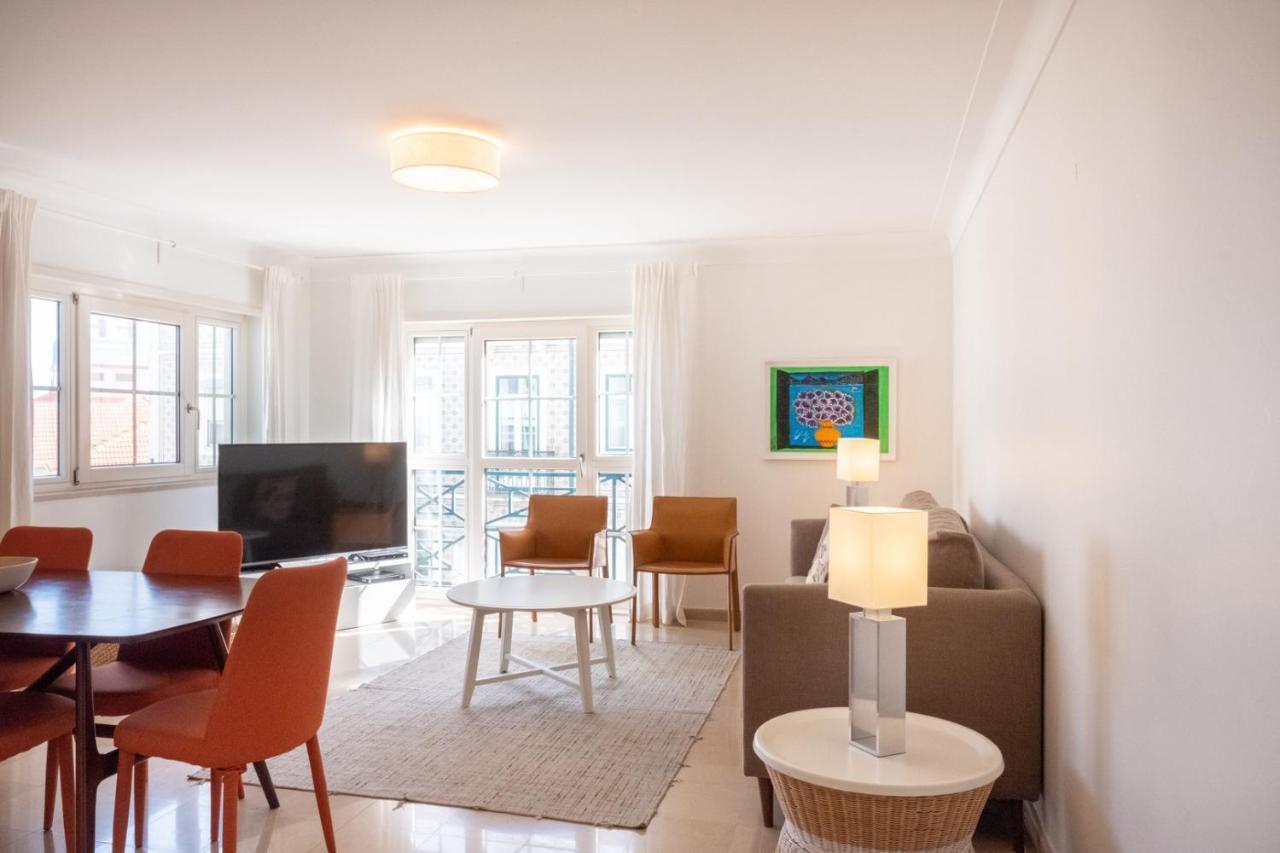 Stylish Apartment With Parking By Lovelystay Лиссабон Экстерьер фото