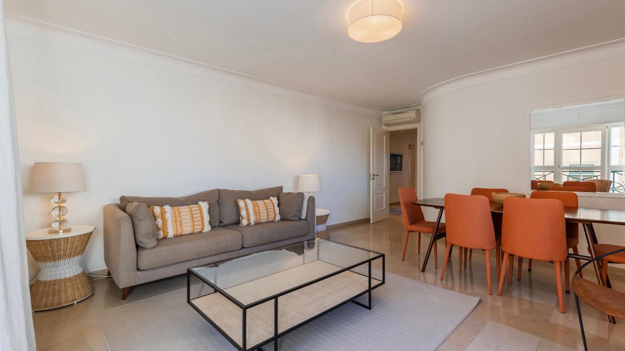 Stylish Apartment With Parking By Lovelystay Лиссабон Экстерьер фото